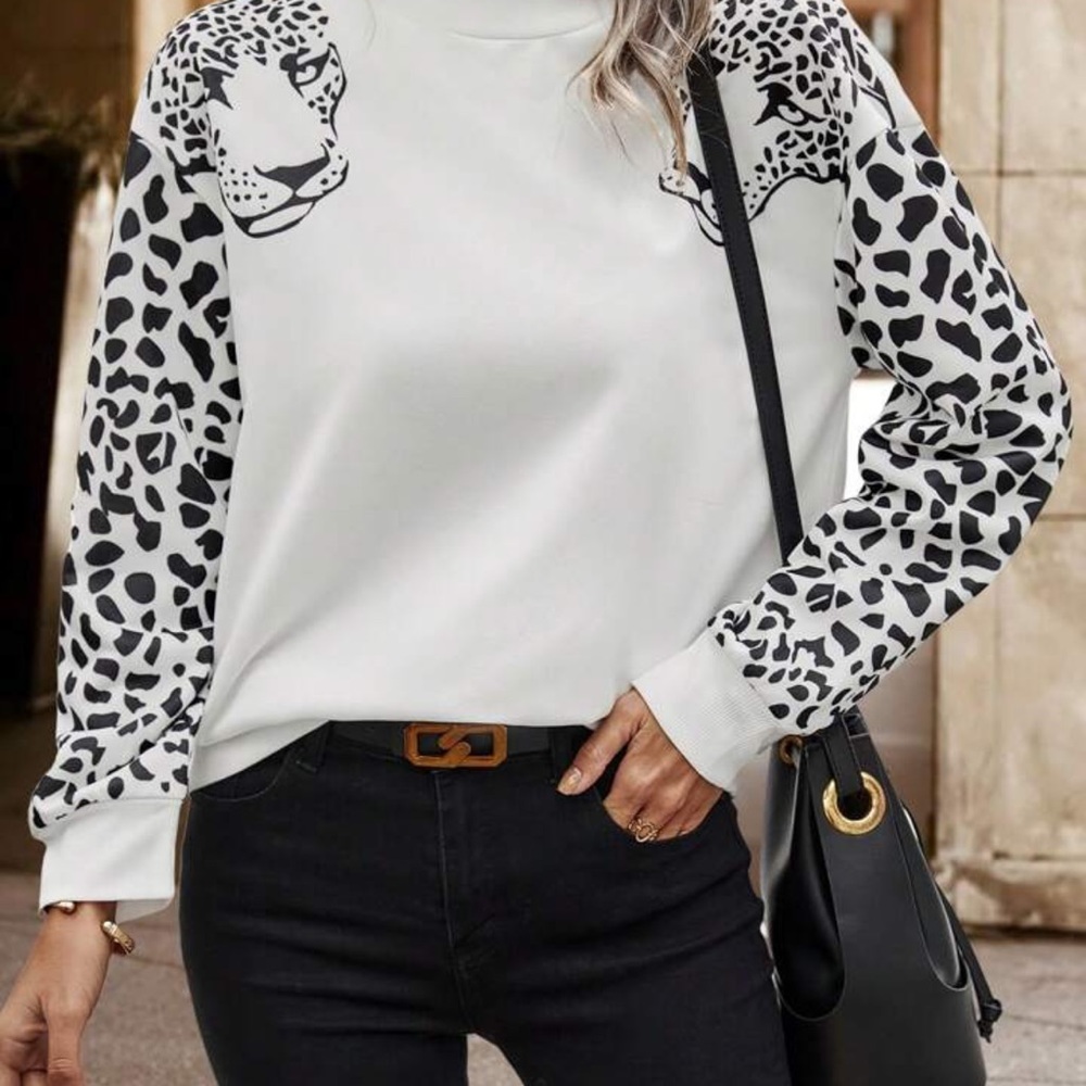 Tunic sweater with sleeve/shoulder print